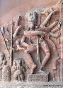 ভারতীয় নৃত্য - A 7th century Shiva in Karnataka